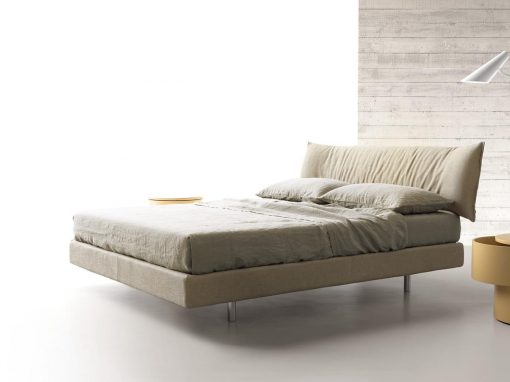letto caccaro parentesi al centro dell'arredamento ligure