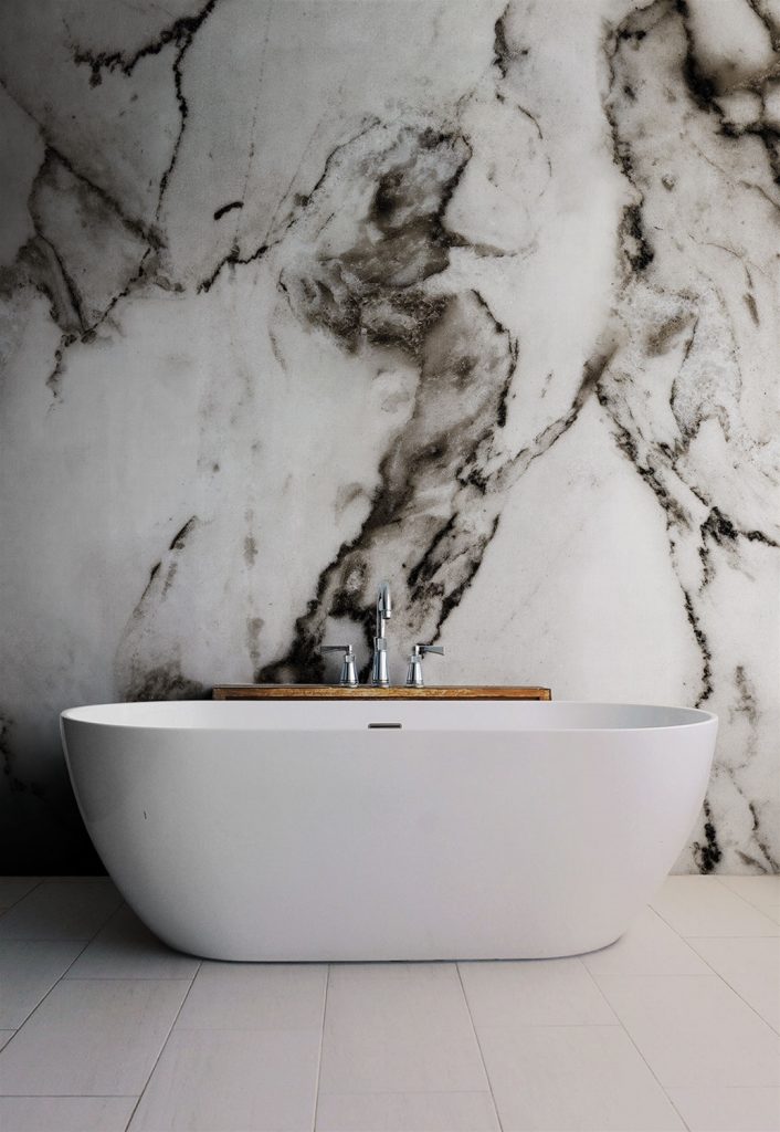 carta da parati per il bagno londonart al centro dell'arredamento ligure